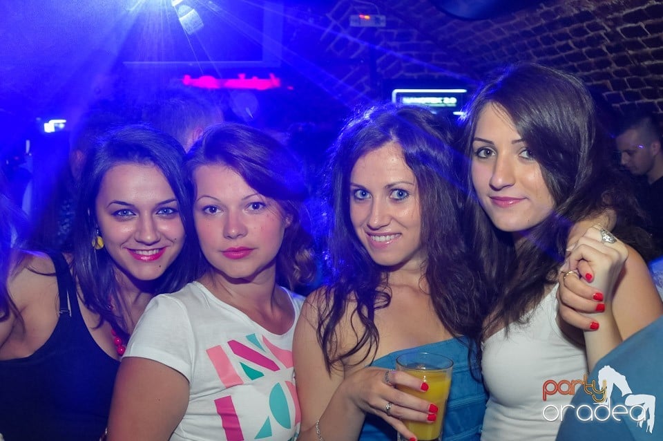 Studparty în Club Escape,