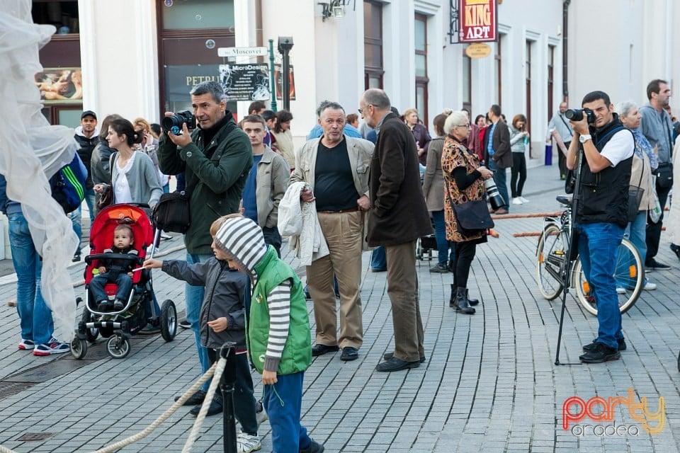 Sub semnul îngerului, Oradea