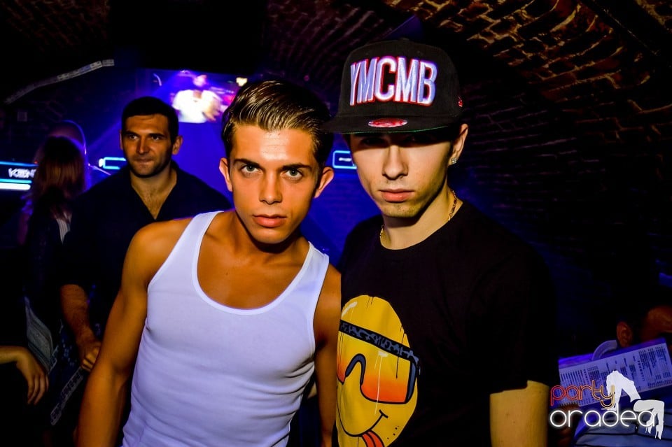 Summer night clubbing, 