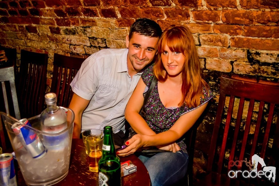 Summer night clubbing, 