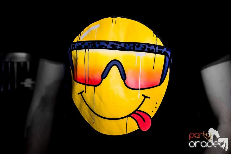 Summer night clubbing, 