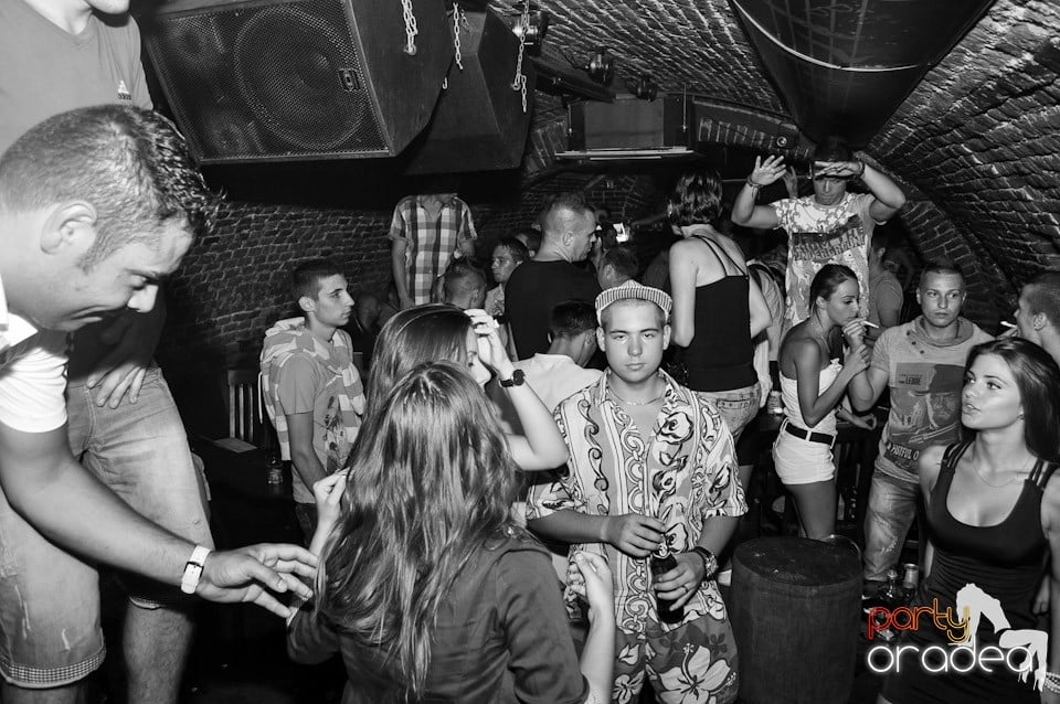 Summer Party cu Carlsberg în Escape, 