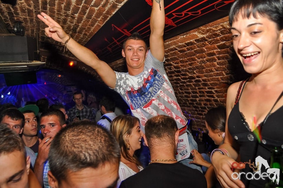 Summer Party cu Carlsberg în Escape, 