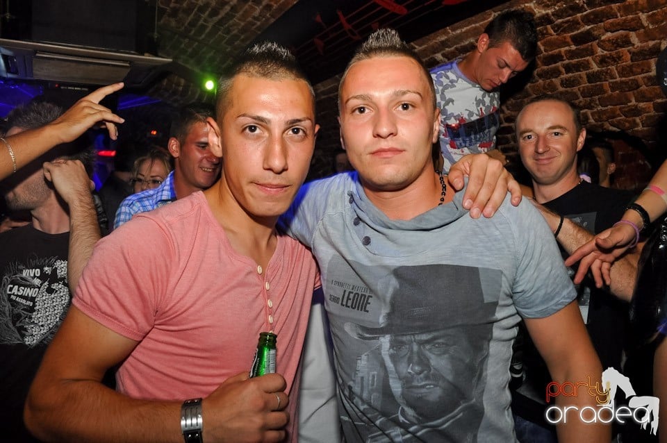 Summer Party cu Carlsberg în Escape, 