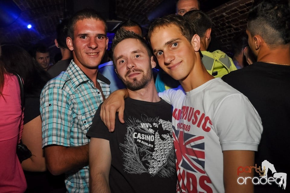 Summer Party cu Carlsberg în Escape, 