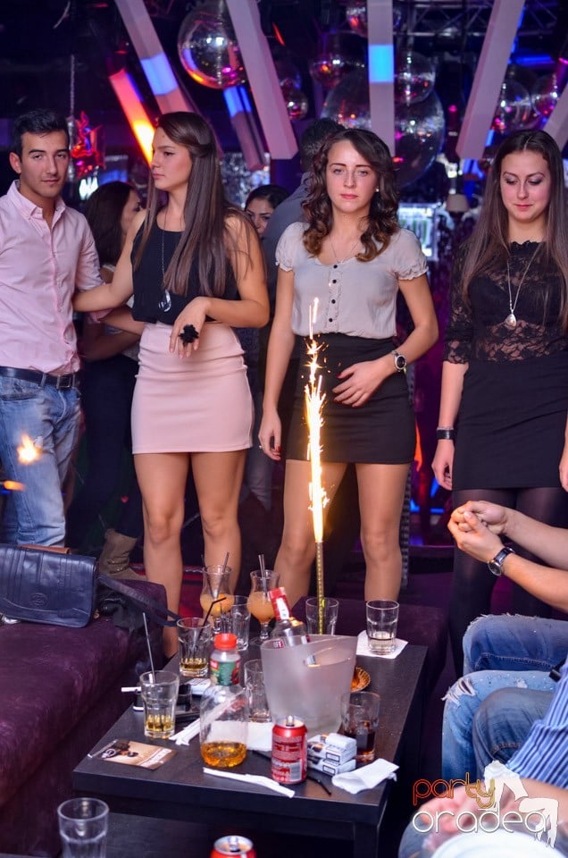 Summer Retro Night Fever continuă, 