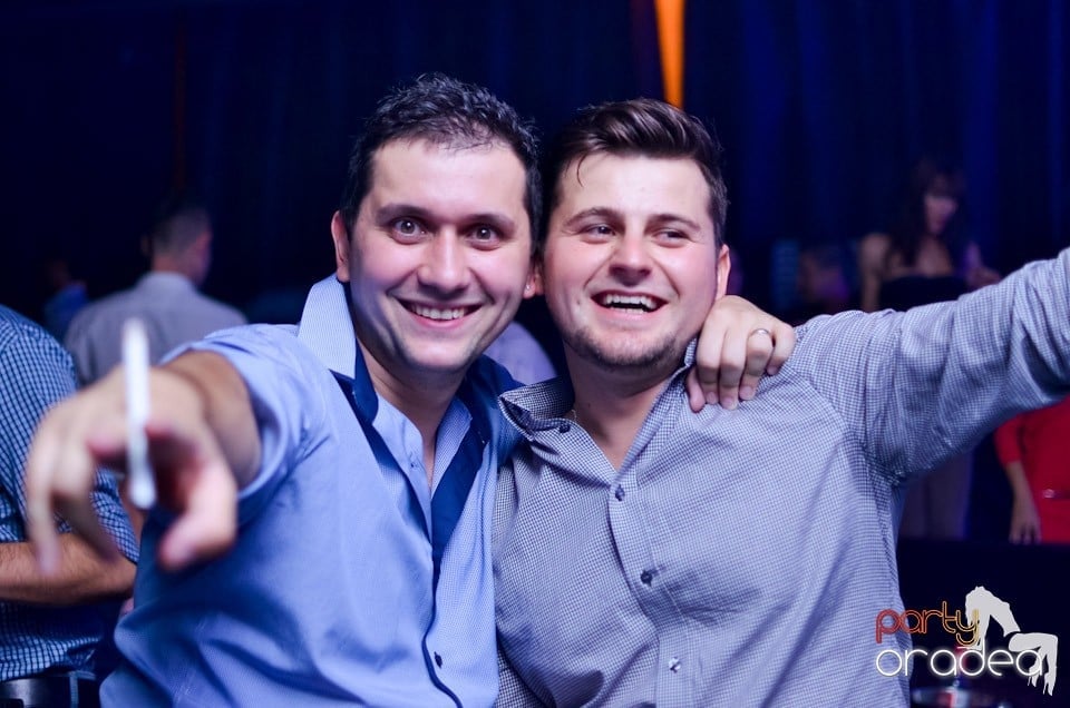 Summer Retro Night Fever în The One, 