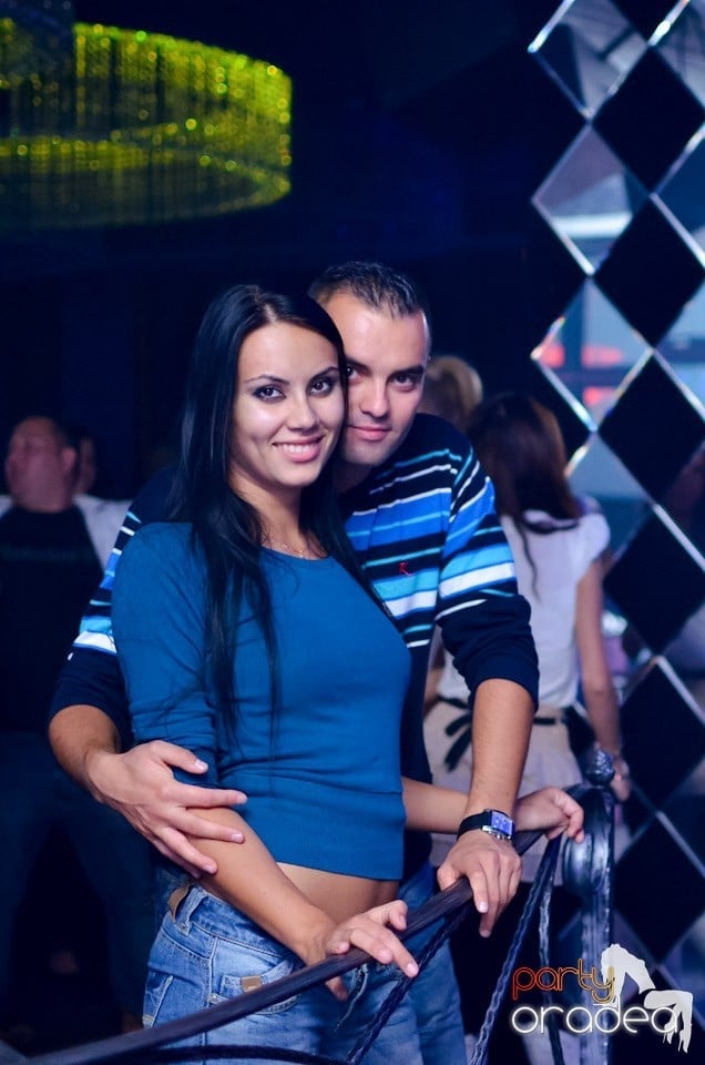 Summer Retro Night Fever în The One, 