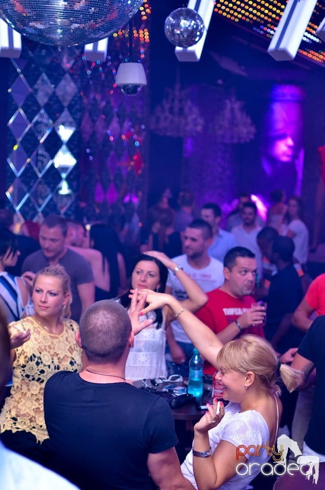 Summer Retro Night Fever @ The One, 