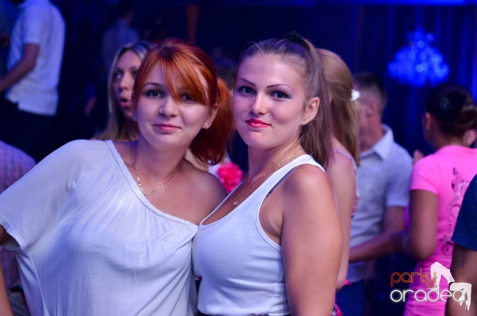 Summer Retro Night Fever @ The One,