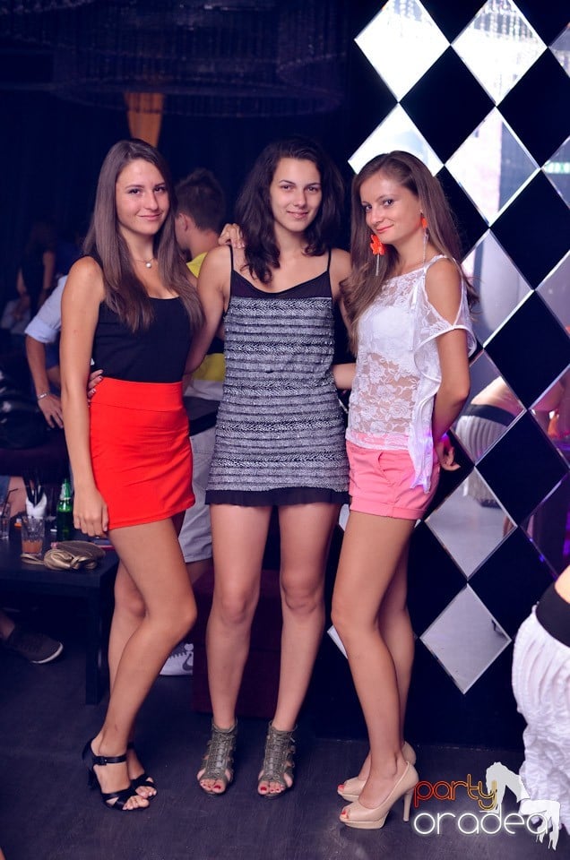 Summer Retro Night Fever @ The One,