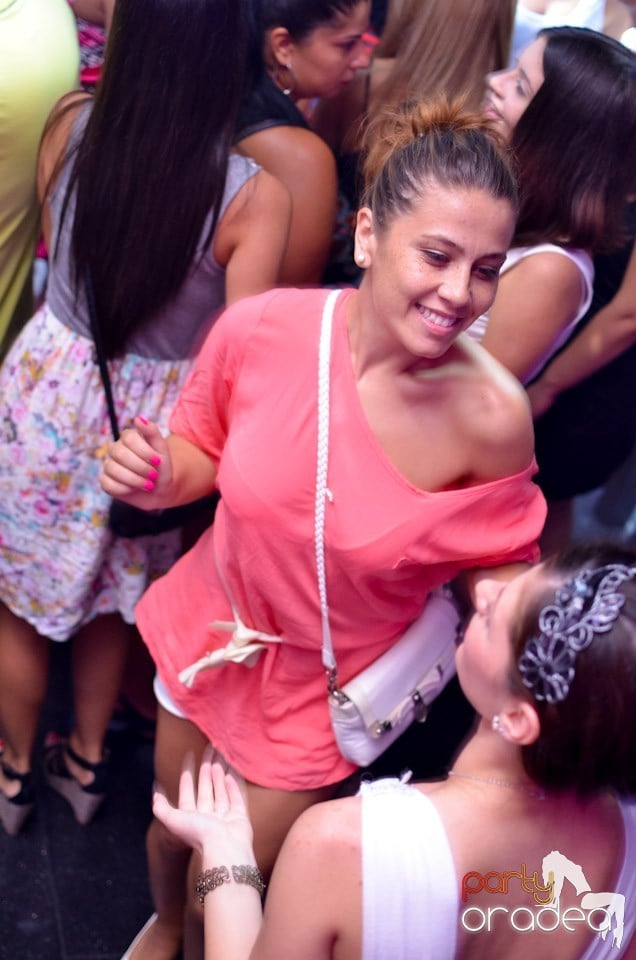Summer Retro Night Fever @ The One,