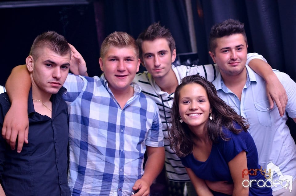 Summer Retro Night Fever @ The One,