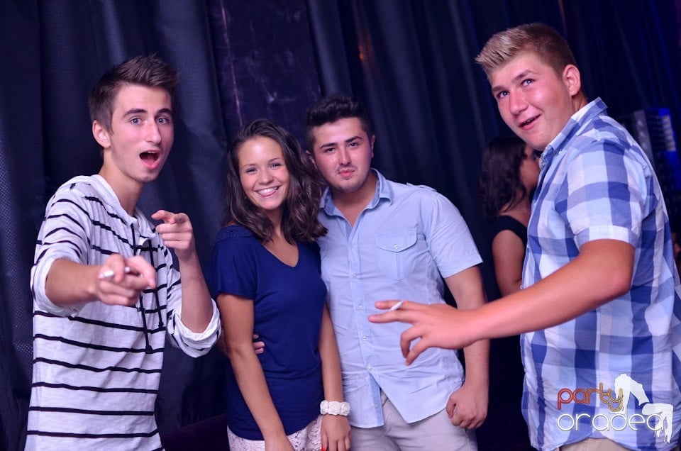 Summer Retro Night Fever @ The One,