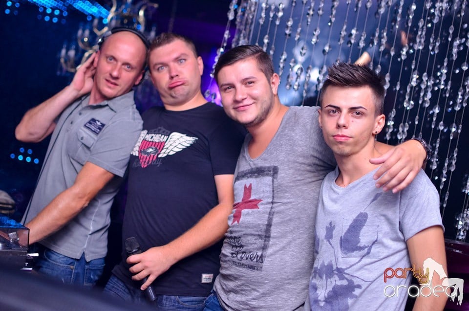 Summer Retro Night Fever @ The One,