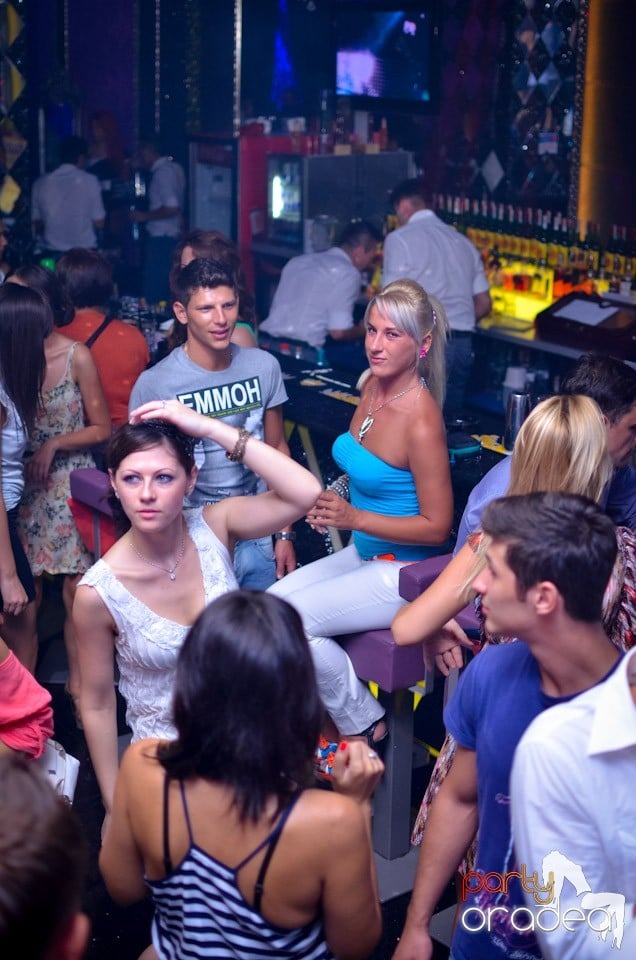 Summer Retro Night Fever @ The One,