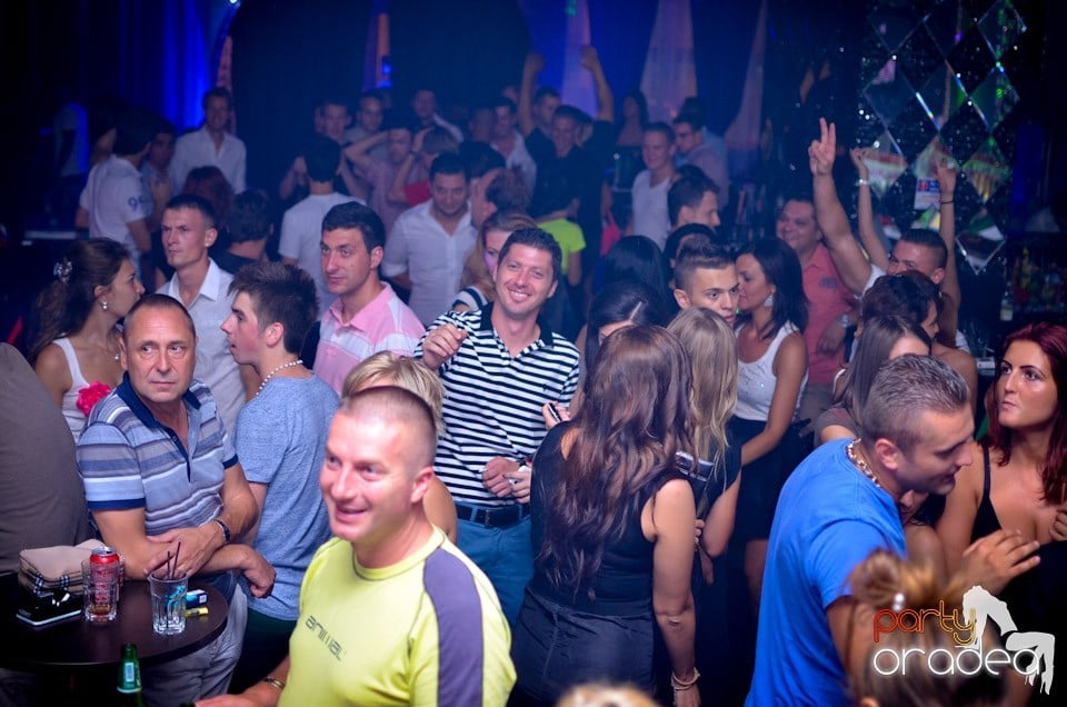 Summer Retro Night Fever @ The One,