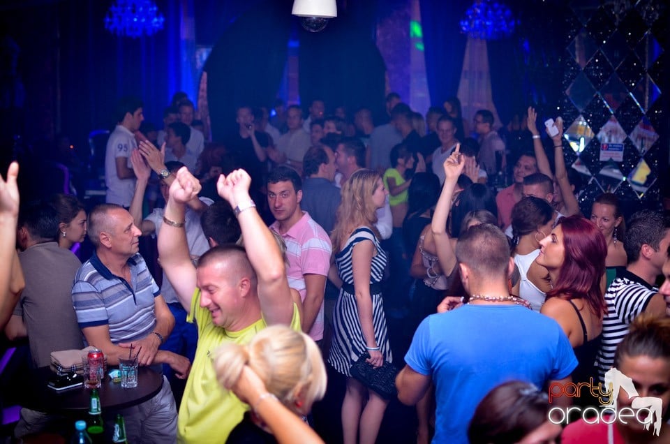 Summer Retro Night Fever @ The One,