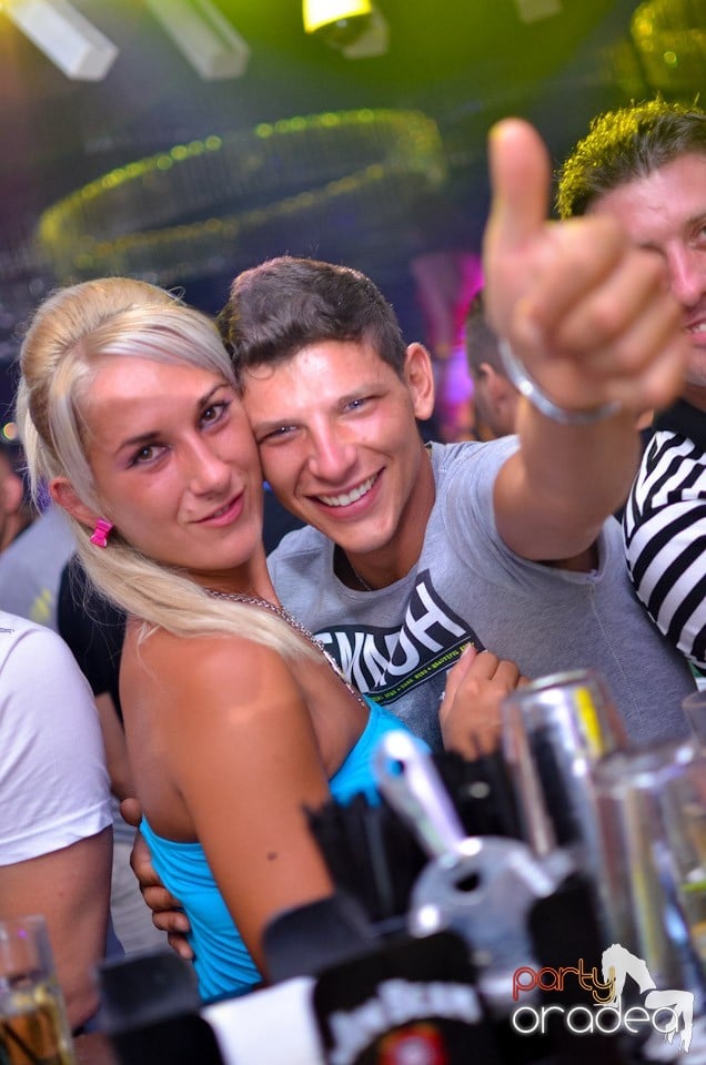 Summer Retro Night Fever @ The One,