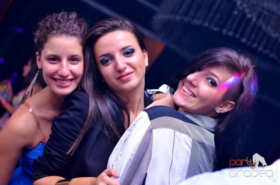 Summer Retro Night Fever @ The One,