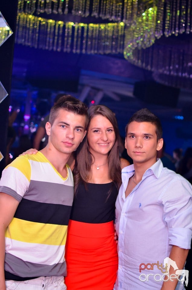 Summer Retro Night Fever @ The One,
