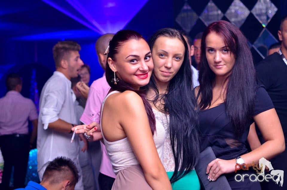 Summer Retro Night Fever @ The One,