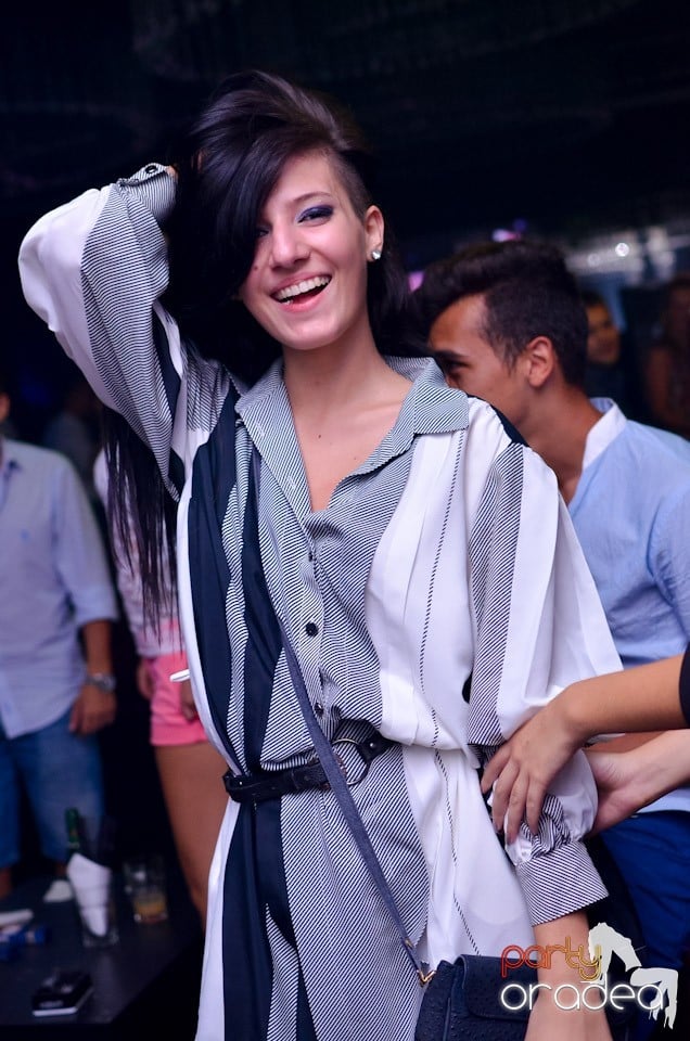 Summer Retro Night Fever @ The One,