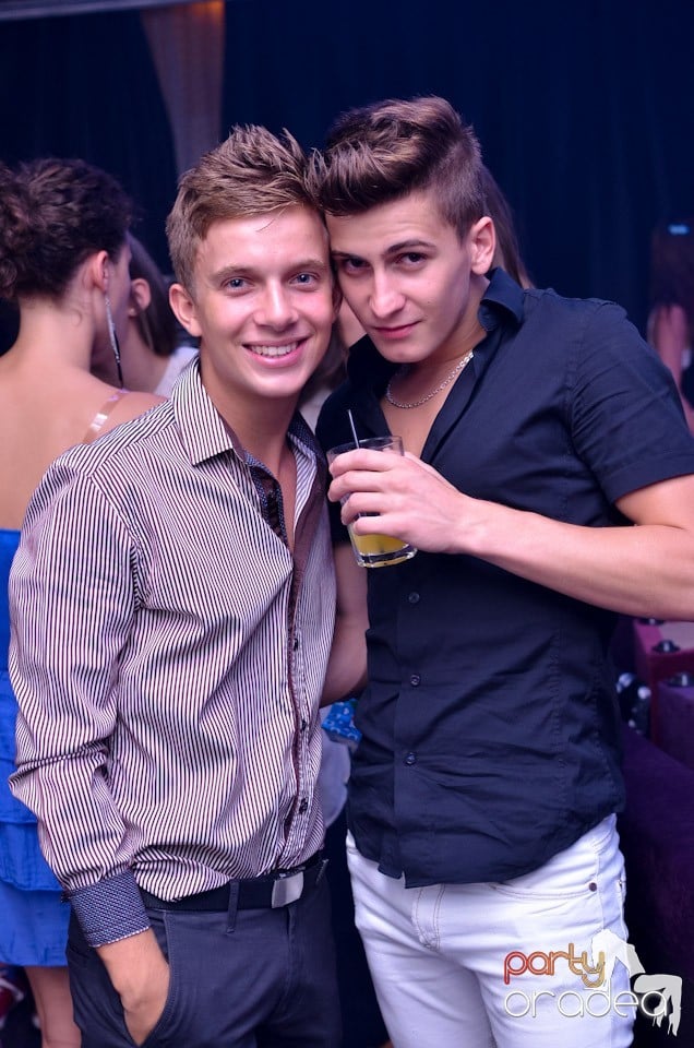 Summer Retro Night Fever @ The One,