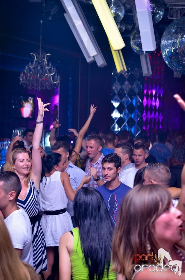 Summer Retro Night Fever @ The One,