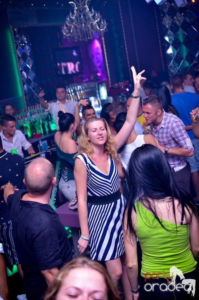Summer Retro Night Fever @ The One,