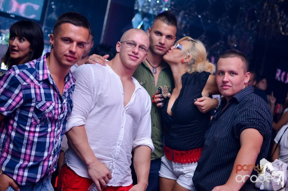 Summer Retro Night Fever @ The One,