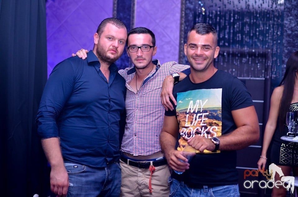 Summer Retro Night Fever @ The One,