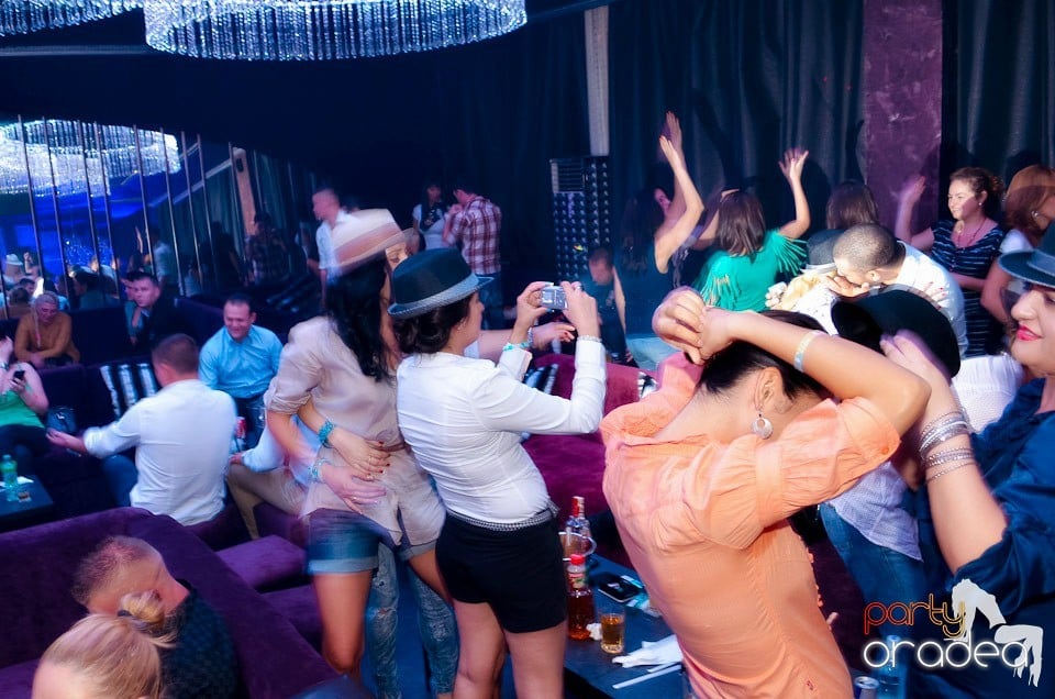 Summer Retro Night Fever, 