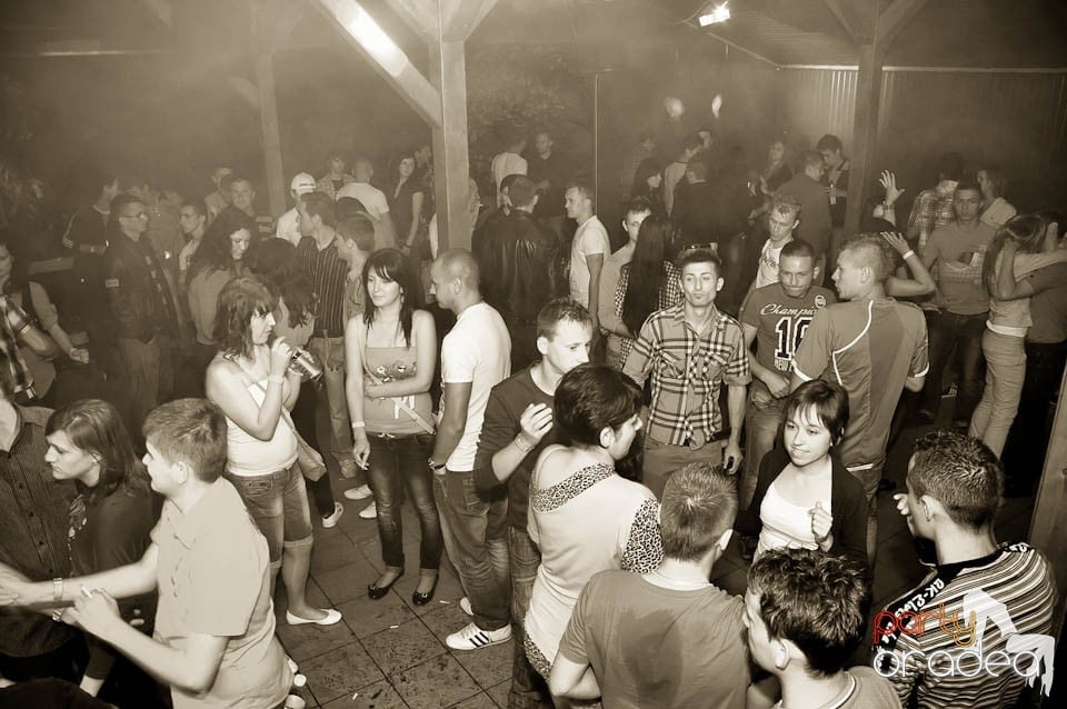 Sunshine Party în Disco Faház, 