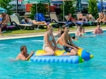 Super Distracţie la Piscină