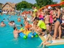 Super Distracţie la Piscină