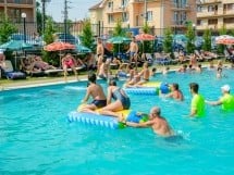 Super Distracţie la Piscină