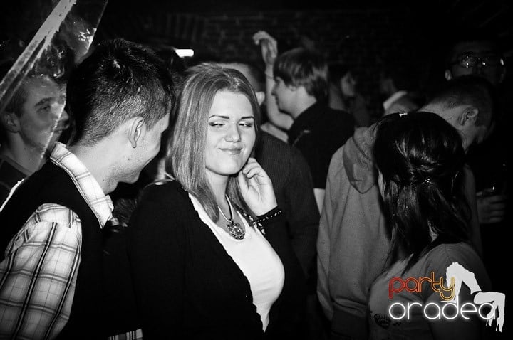 Super Party în Club Escape, 