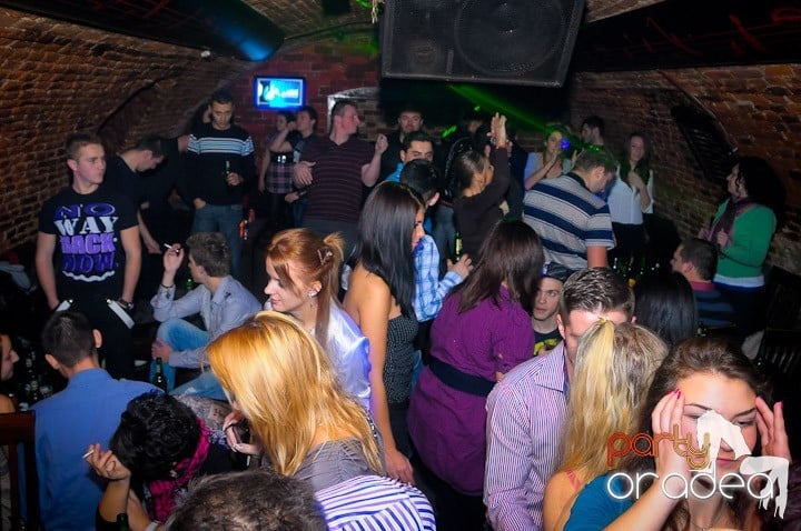 Super Party în Club Escape, 