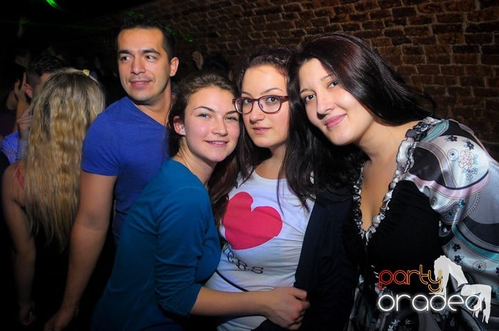 Super Party în Club Escape, 