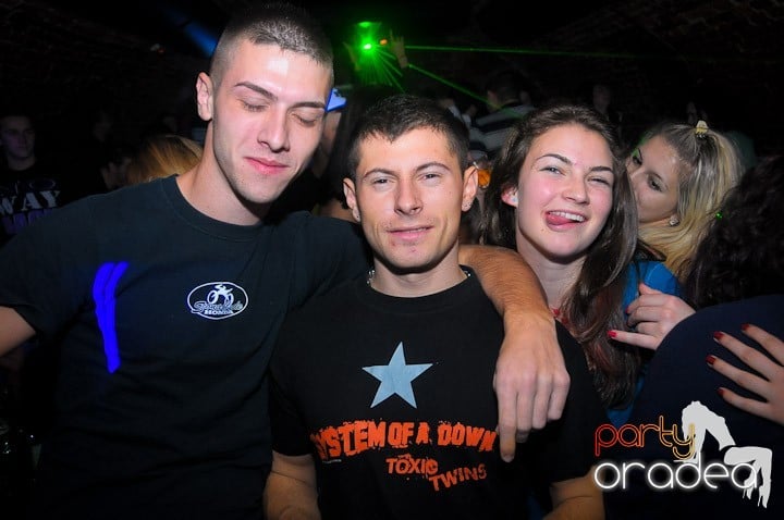 Super Party în Club Escape, 