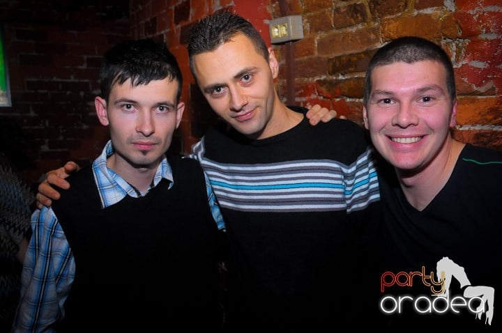 Super Party în Club Escape, 