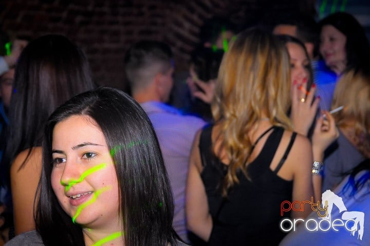 Super Party în Club Escape, 