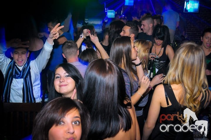 Super Party în Club Escape, 