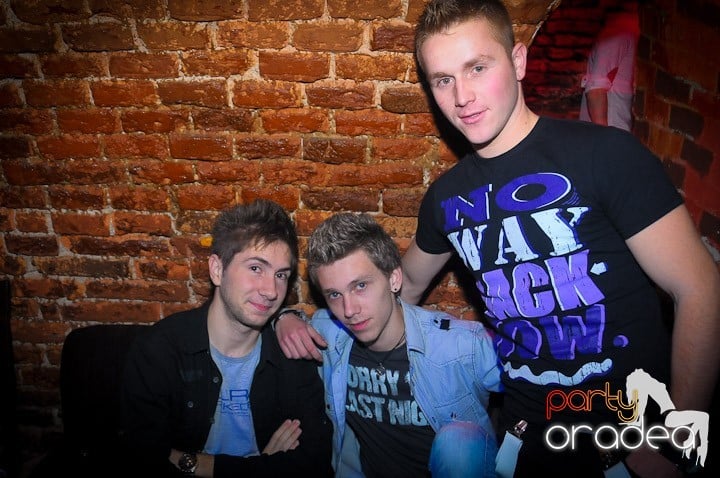 Super Party în Club Escape, 