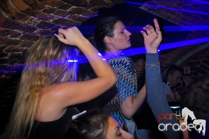 Super Party în Club Escape, 