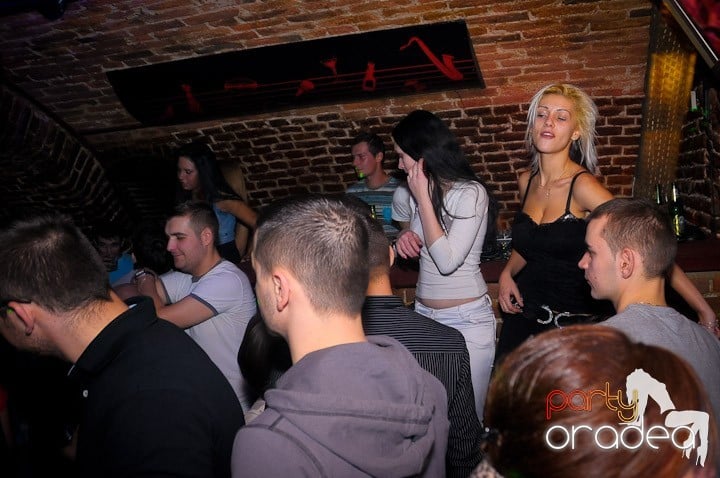 Super Party în Club Escape, 