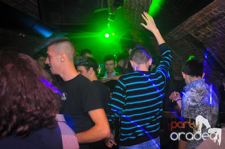 Super Party în Club Escape, 