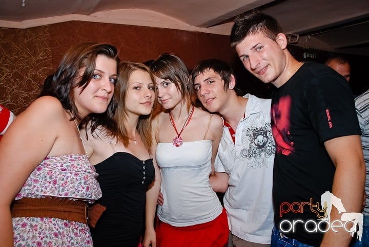 Super Party în Club Seven, 