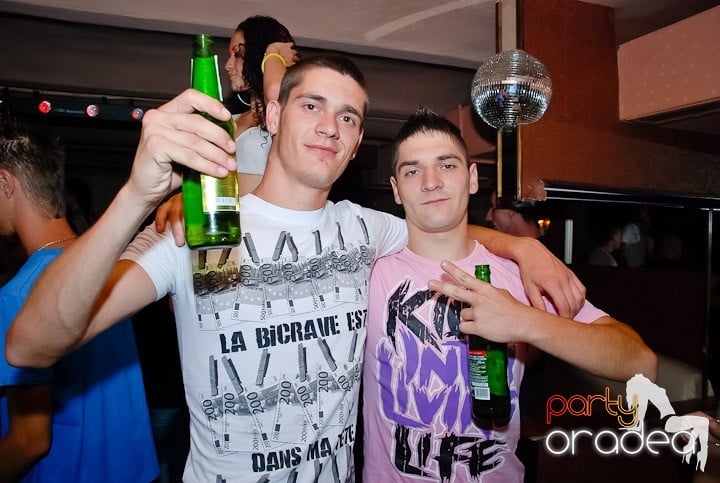 Super Party în Club Seven, 
